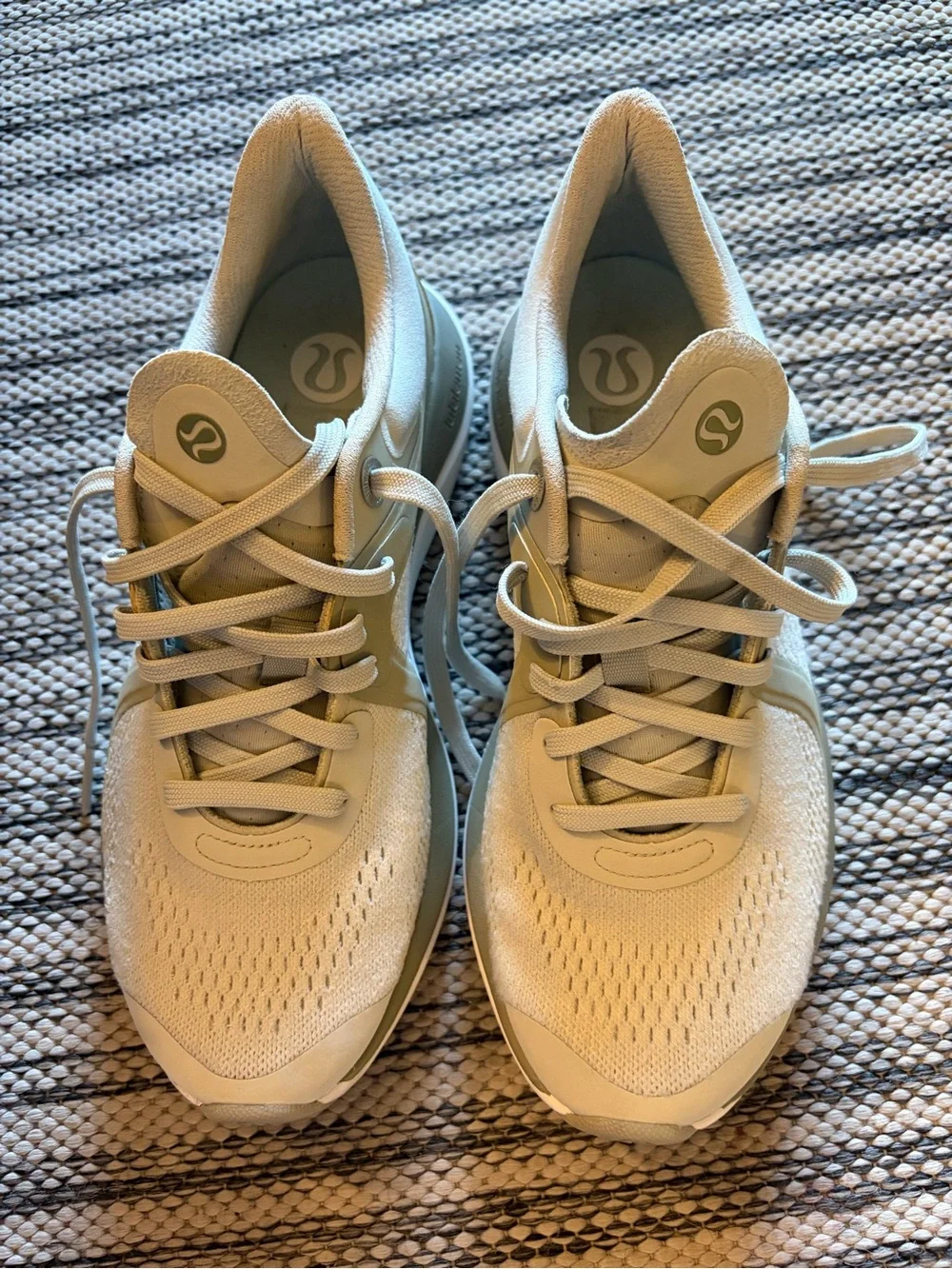 Lululemon Chargefeel Low Women's athletic Shoes size 7 in Light Sage,Green Fern